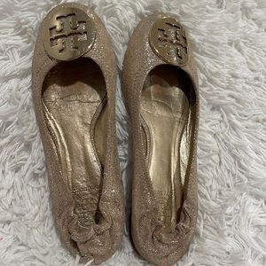 Beautiful sparkly gold Tory Burch flats signs of wear but size 5 1/2